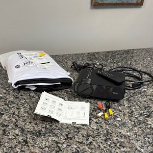 Ragu screen Projector with Remote and 120 inch screen EUC